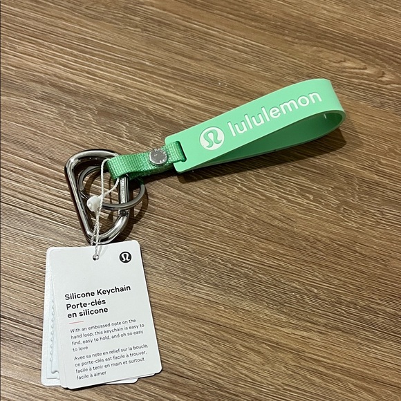 Lululemon Athletica Green Silicone Keychain - Picture 1 of 2